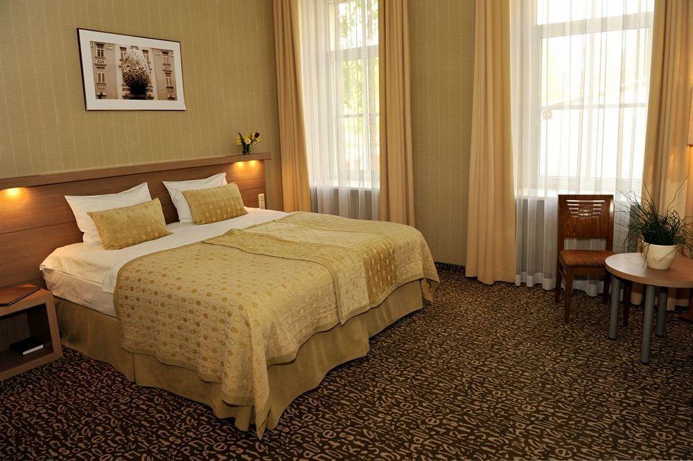 Algirdas Viesnīca 4*