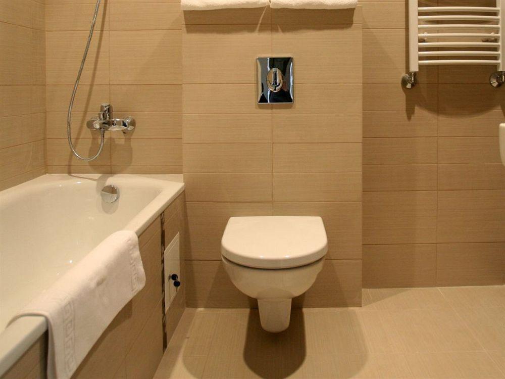 Algirdas Viesnīca 4*